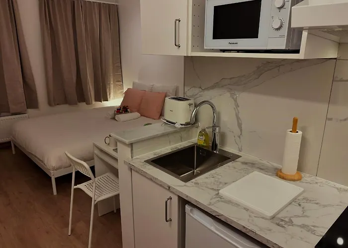 Benny\'S Rooms Brussels City Centre